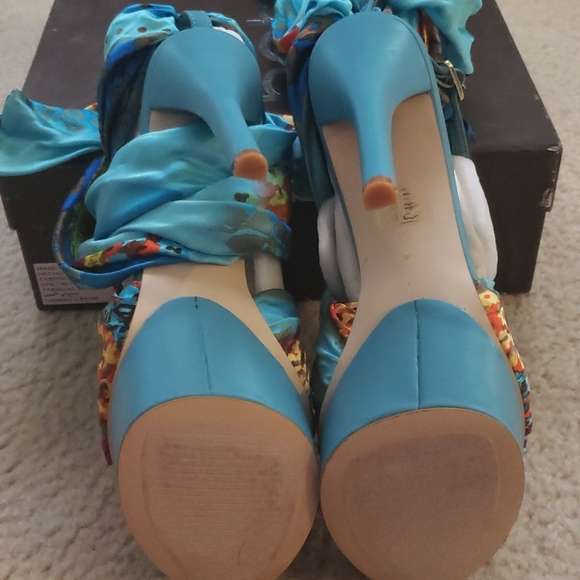 Never worn scarf stiletto shoes - Picture 6 of 7